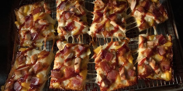 Aloha BBQ Chicken Party Tray Pizza