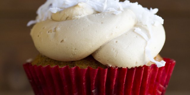 Toasted Coconut Cupcakes