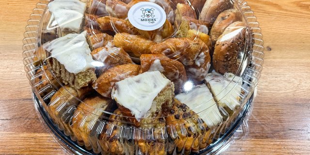 Moxies Continental Breakfast Basket