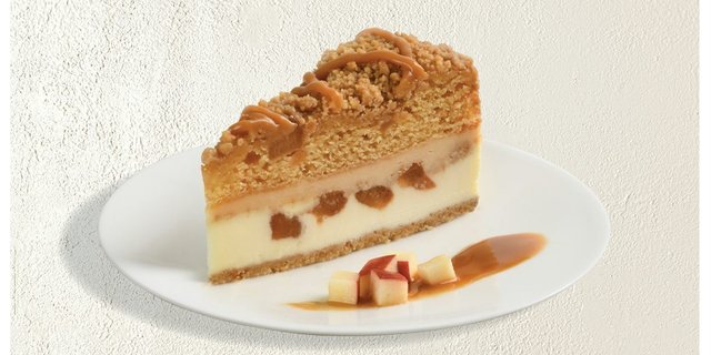 Caramel Apple Crunch Cheesecake