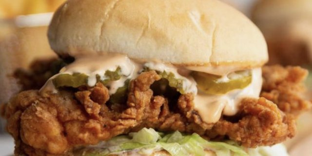Festivál Crispy Chicken Sandwich