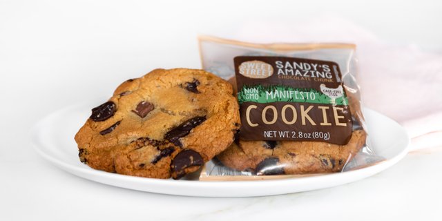 Sandy’s Amazing Chocolate Chunk Cookie