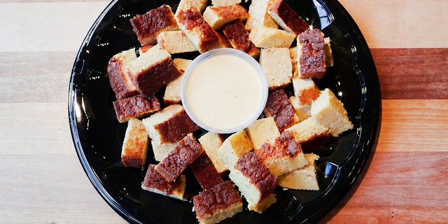 Limoncello Pound Cake Tray