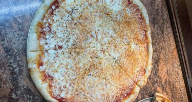 Laura's 2 Pizzeria