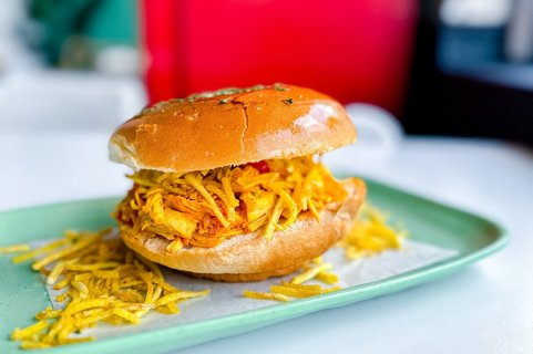 Sloppy Pollo Sandwich