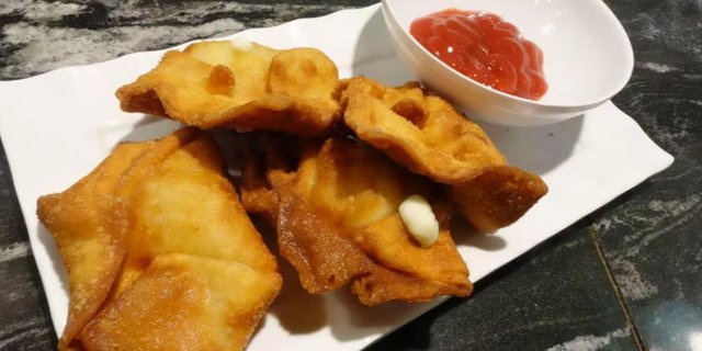 Crab Rangoon