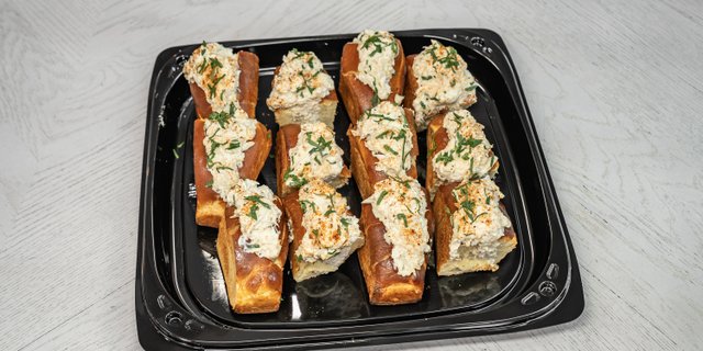 Maryland-Style Crab Roll Platter