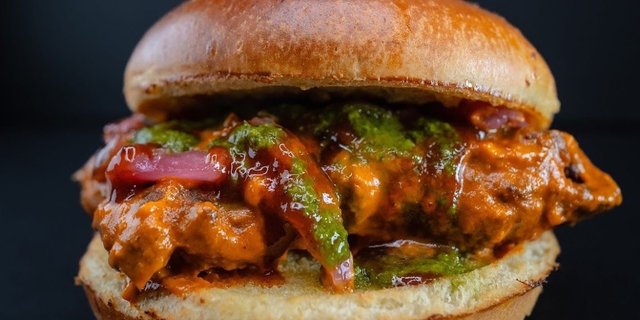 Butter Chicken Mazala Sandwich Meal