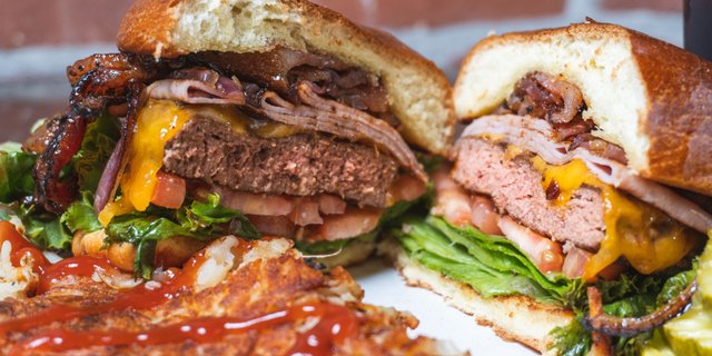 Classic Cheeseburger