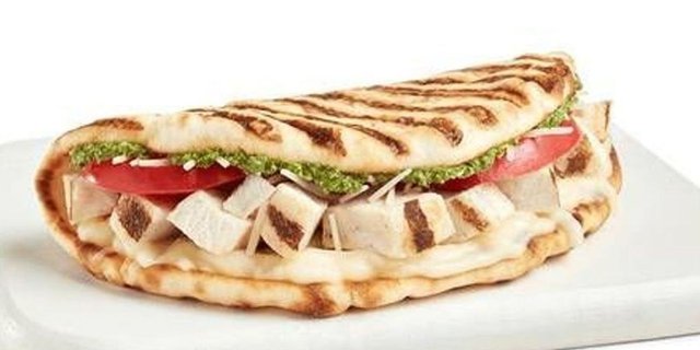 CHICKEN PESTO