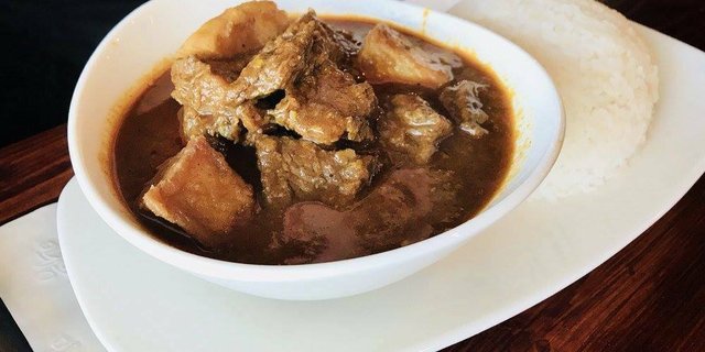 Burmese-Style Beef Curry