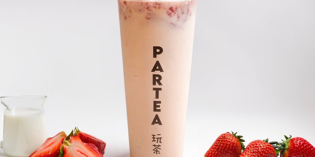 Strawberry Milk Green Tea