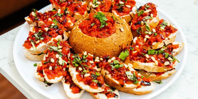 Bruschetta with Assorted Flatbreads