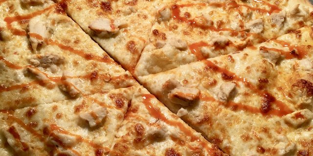 Buffalo Chicken 17” Pizza