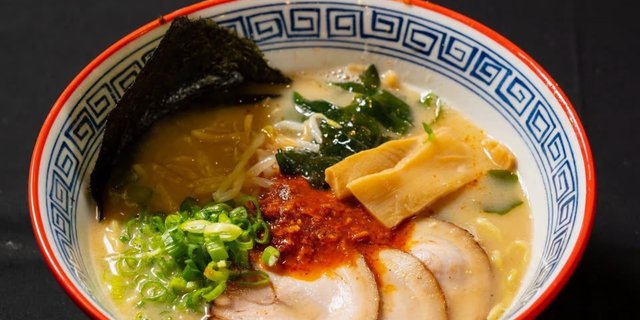 Spicy Tonkotsu Gyokai Ramen