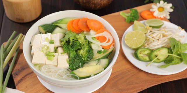 Tofu Veggie Pho w/ Beef Broth Noodle Soup