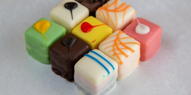 Baby Cakes (Petit-Fours)