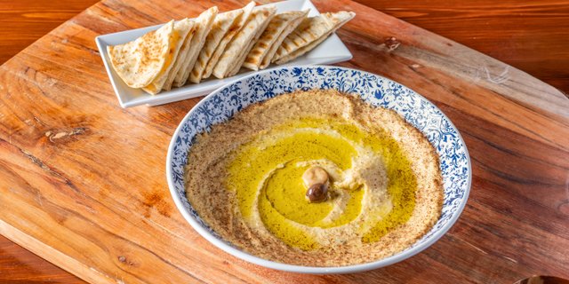 Garlic Hummus Platter
