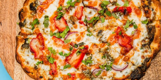 Tandoori Chicken Classic Pizza