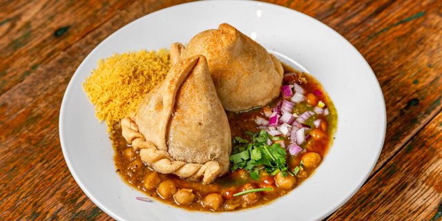 Samosa Chole Chaat