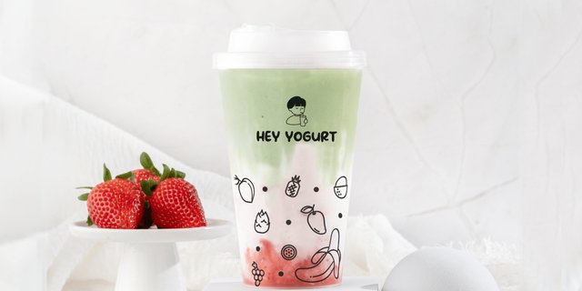 Matcha & Strawberry Yogurt Smoothie