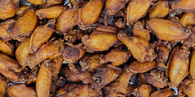 Bone-In Jumbo Chicken Wings