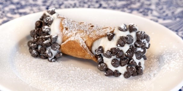 Classic Cannoli Italiano