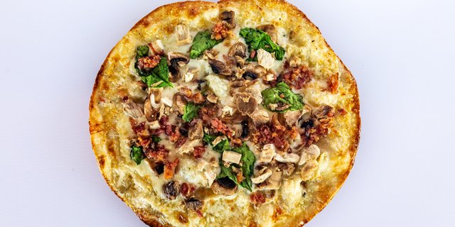 Alfredo Bacon Chicken Pizza