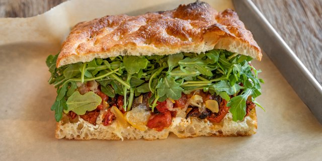 Individual Bella Sandwich