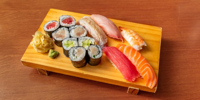 Lunch Sushi Nigiri