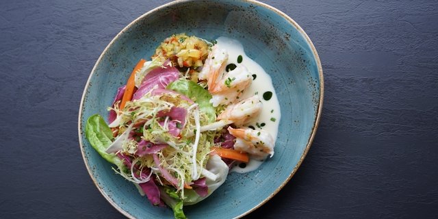 Chardonnay Shrimp Salad Tray