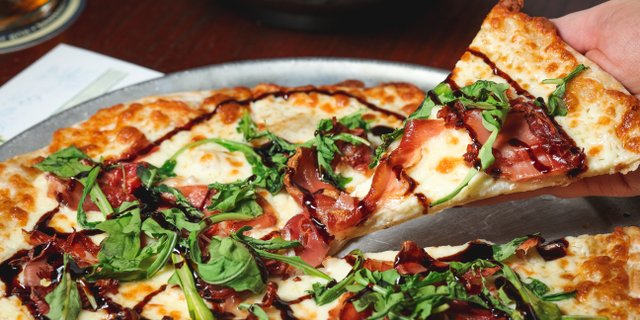 Prosciutto & Arugula Pizza
