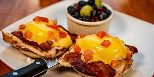 Kentucky Hot Brown Benedict