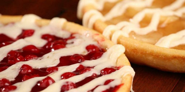 Apple Dessert Pizza