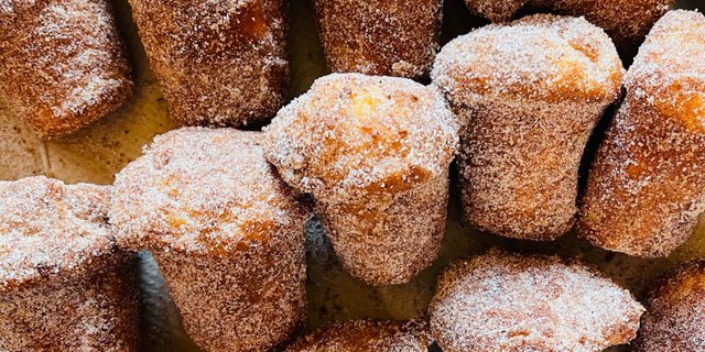 Half Dozen Gluten-Free Cinnamon Sugar Doughnut Puffs