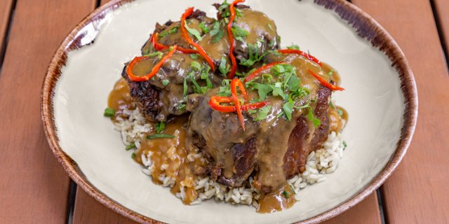 Oxtails & Rice