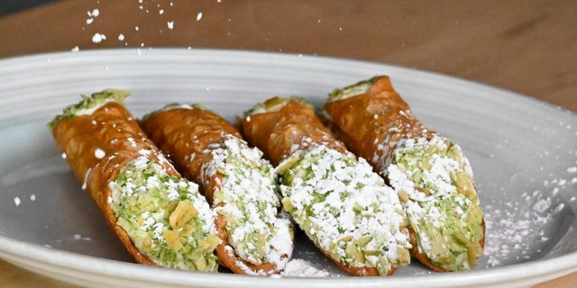 Cannoli Tray