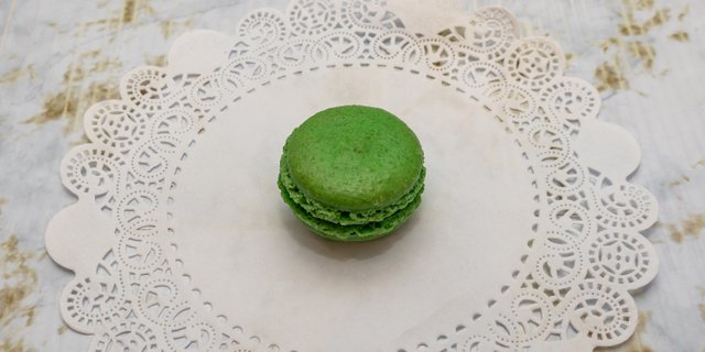 Mint White Chocolate Macaron