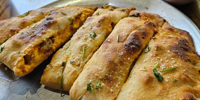 KC Rise & Swine Calzone