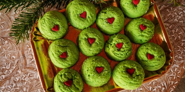 Mean Ones Small Christmas Cookie Platter