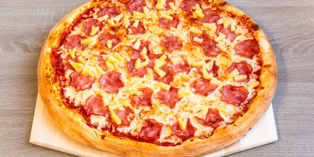 Hawaiian Pizza