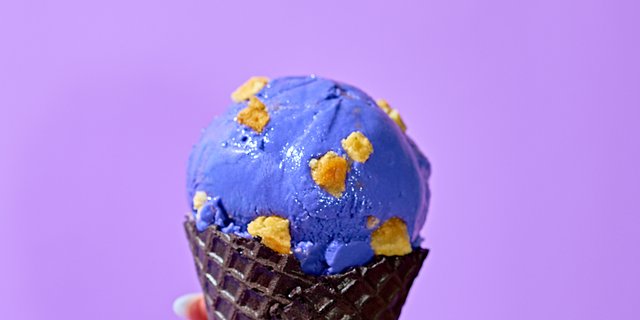 Vegan Ube (Purple Yam) Ice Cream Scoop