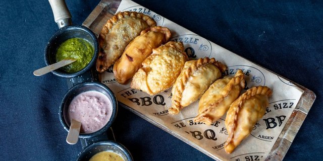 60 Empanadas