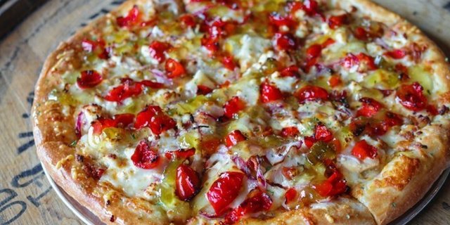 Green Chili Chicken Pizza