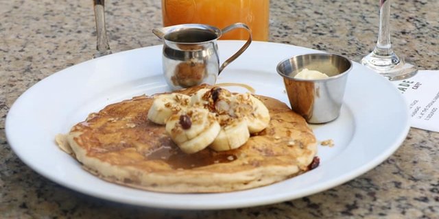 7-Grain & Almond Granola Pancakes