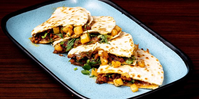 Quesadilla Al Pastor