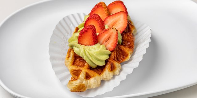 Matcha Strawberry Croffles