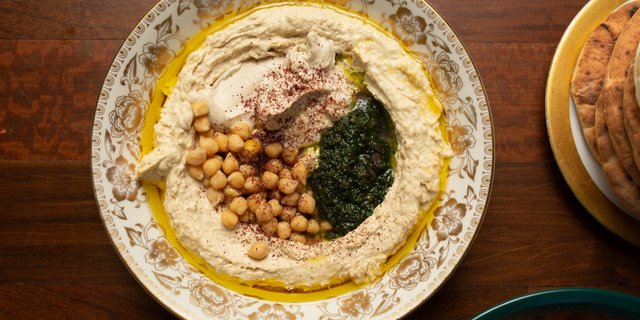 Hummus w/ Tahini & Green Herbs