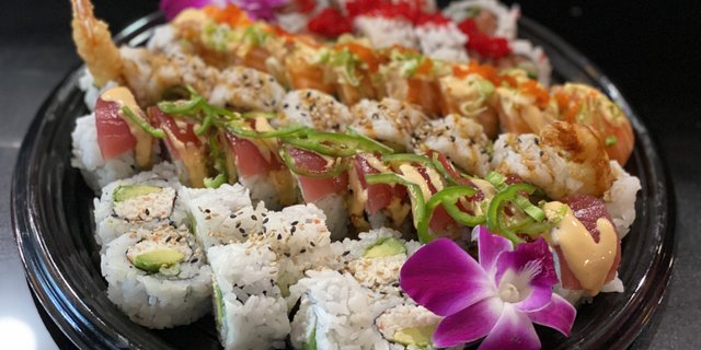 40-Piece Small Signature Roll Combo Platter