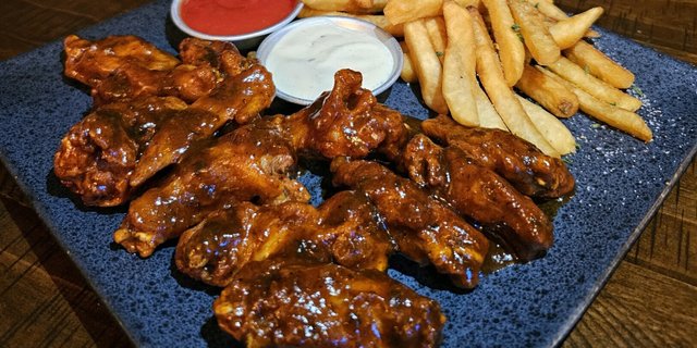 Wings Plate